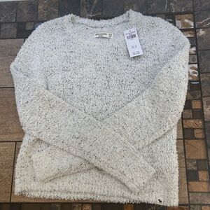 Abercrombie kids girls size 11/12 sweater. Super soft and comfy. New with tags.